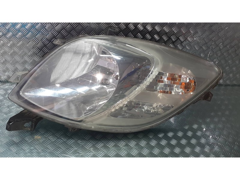 Recambio de faro izquierdo para toyota yaris (ksp9/scp9/nlp9) rock in rio referencia OEM IAM   