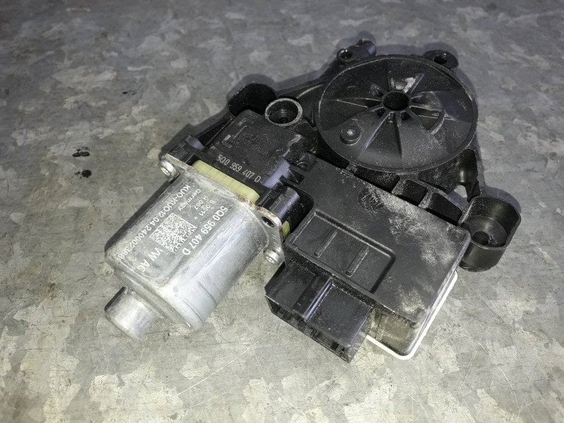 Recambio de motor elevalunas trasero izquierdo para cupra leon (kl1) referencia OEM IAM 0130822695 20240403 5Q0959407D