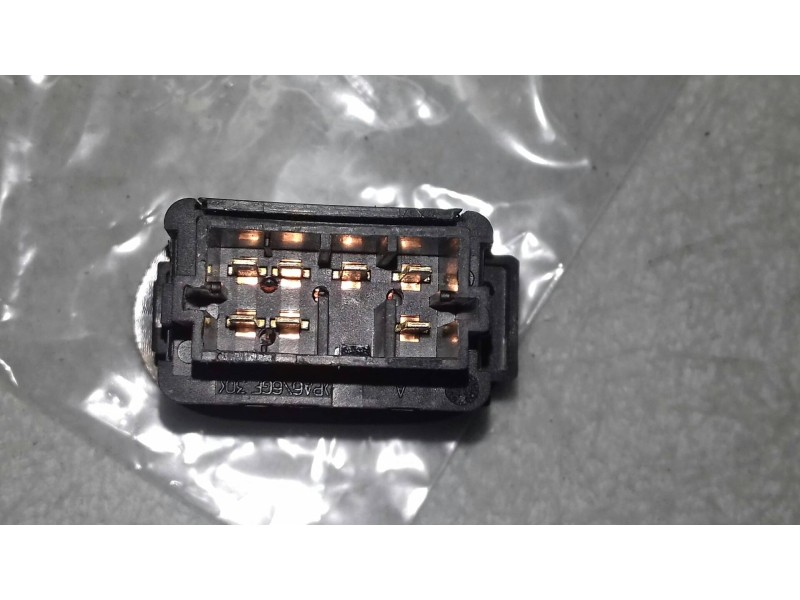 Recambio de mando elevalunas delantero derecho para citroen c3 1.1 collection referencia OEM IAM 96605364XT  