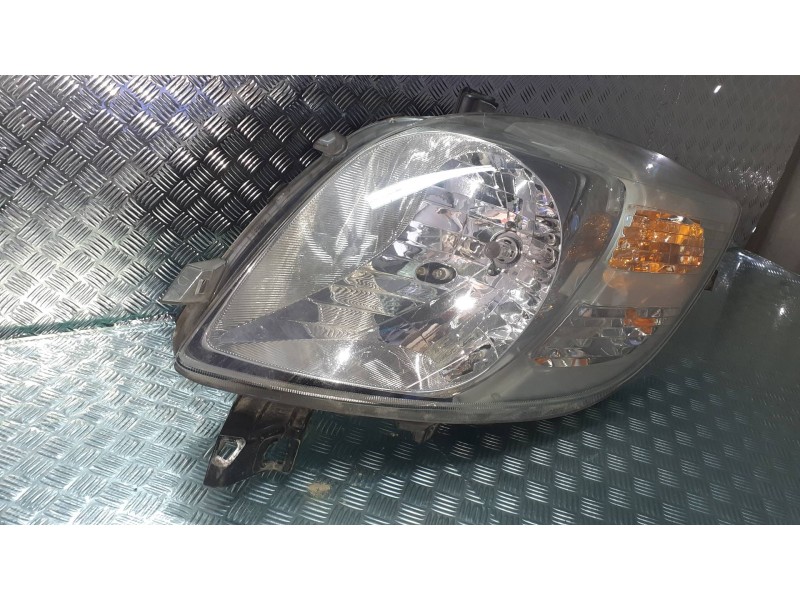 Recambio de faro izquierdo para toyota yaris (ksp9/scp9/nlp9) rock in rio referencia OEM IAM   