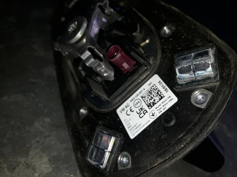 Recambio de base de antena para cupra leon (kl1) referencia OEM IAM 5WA035507A  