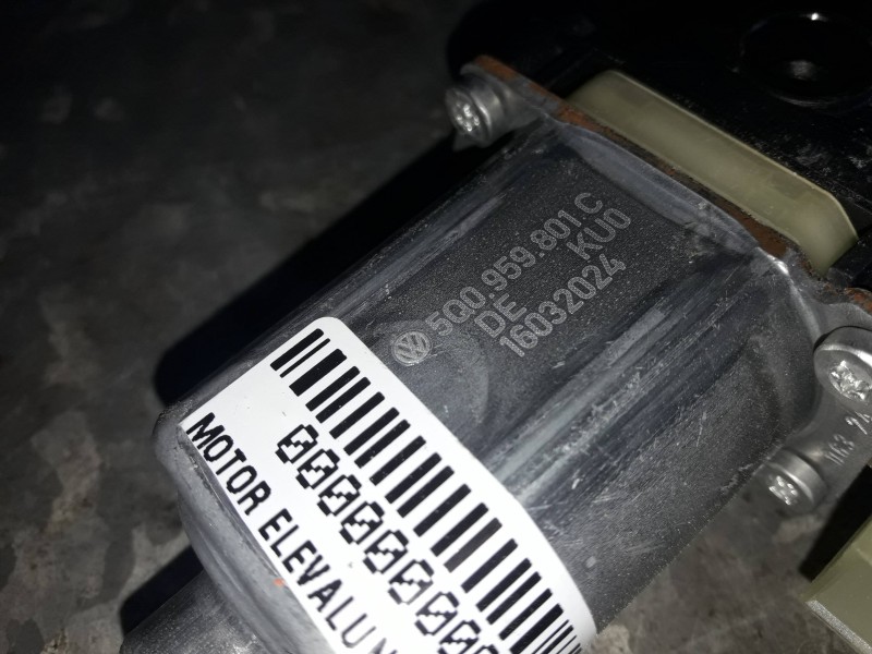 Recambio de motor elevalunas delantero izquierdo para cupra leon (kl1) referencia OEM IAM 0130822077 5Q0959801C 16032024