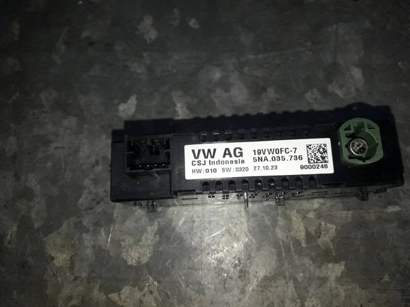 Recambio de cargador movil para cupra leon (kl1) referencia OEM IAM 5NA035736  