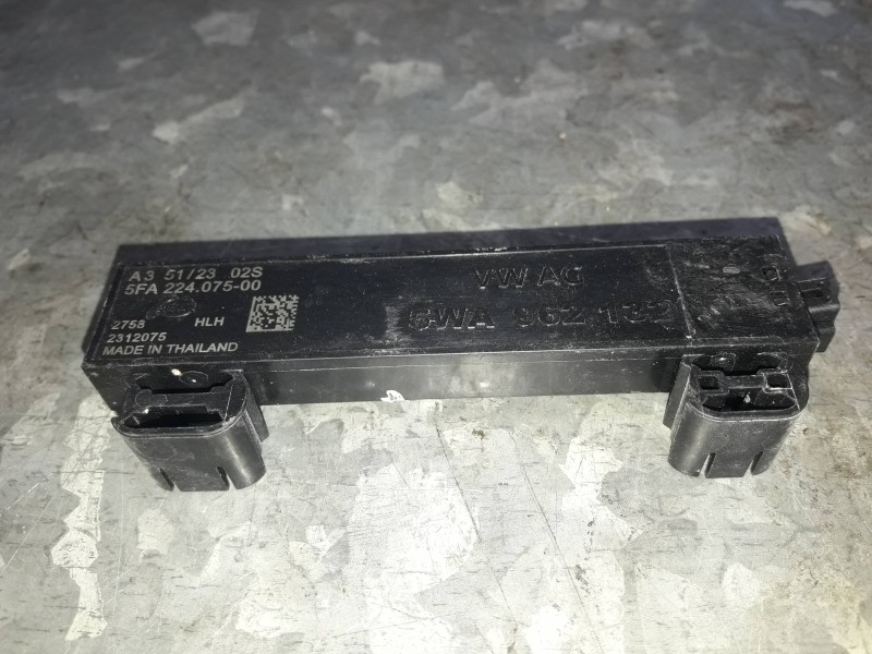 Recambio de antena para cupra leon (kl1) referencia OEM IAM 5WA962132 5FA22407500 2312075