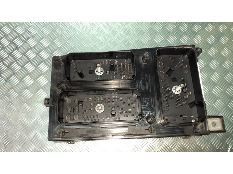 Recambio de caja reles / fusibles para opel zafira b referencia OEM IAM 5DK00946430  