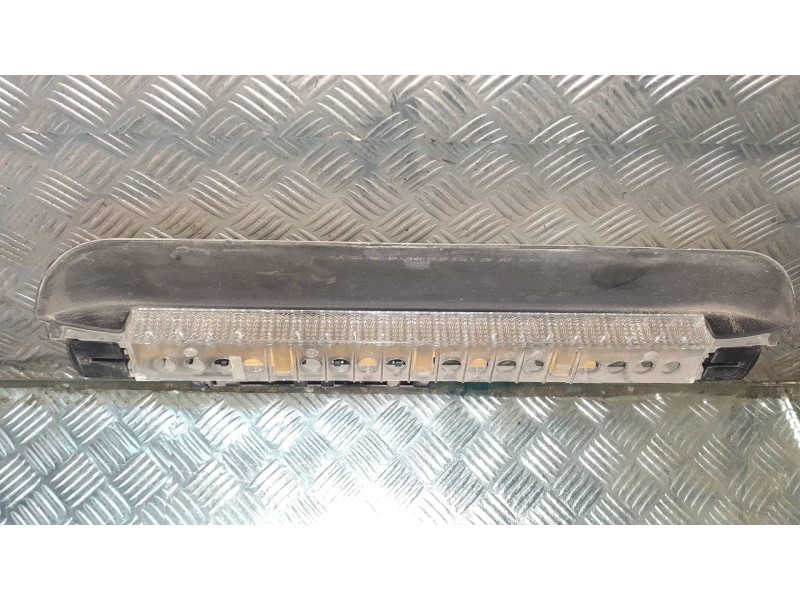 Recambio de piloto trasero central para bmw serie 3 berlina (e46) referencia OEM IAM 63258386963  