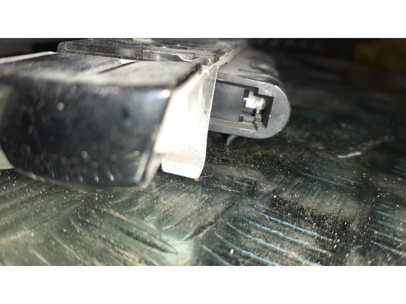 Recambio de piloto trasero central para bmw serie 3 berlina (e46) referencia OEM IAM 63258386963  