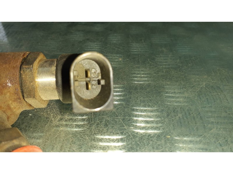 Recambio de inyector para volvo s40 berlina referencia OEM IAM 9647247280  2 PINES