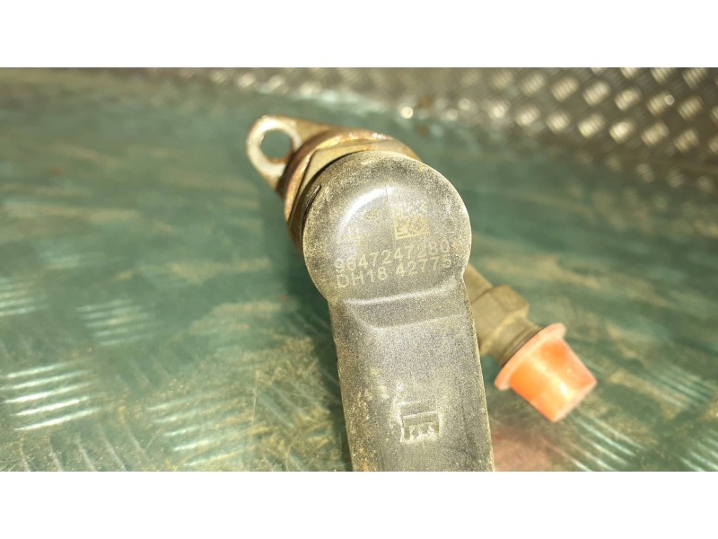 Recambio de inyector para volvo s40 berlina referencia OEM IAM 9647247280  2 PINES