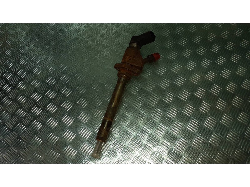 Recambio de inyector para volvo s40 berlina referencia OEM IAM 9647247280  2 PINES