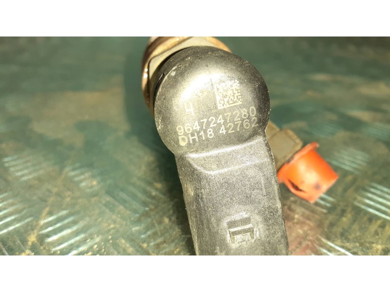 Recambio de inyector para volvo s40 berlina referencia OEM IAM 9647247280  2 PINES