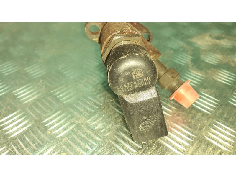 Recambio de inyector para volvo s40 berlina referencia OEM IAM 9647247280  2 PINES