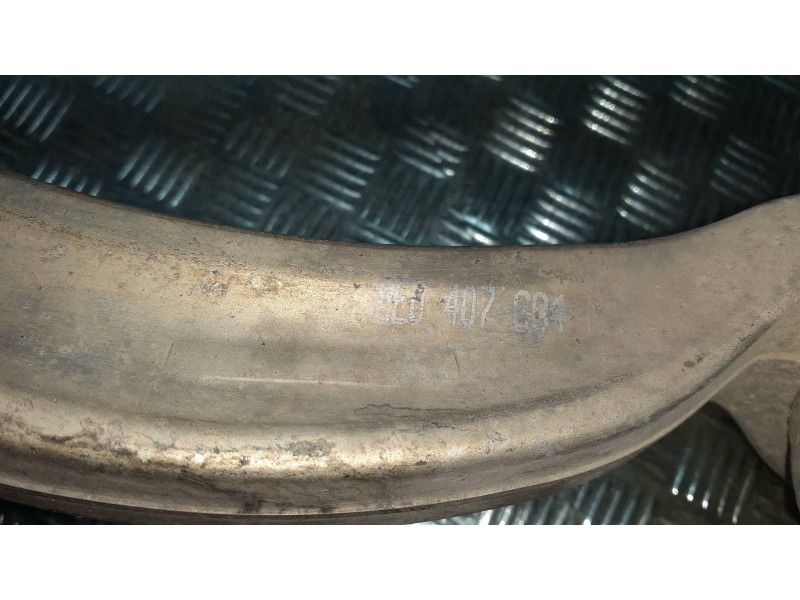 Recambio de brazo suspension superior delantero derecho para audi a4 berlina (8e) referencia OEM IAM 8E0407694  