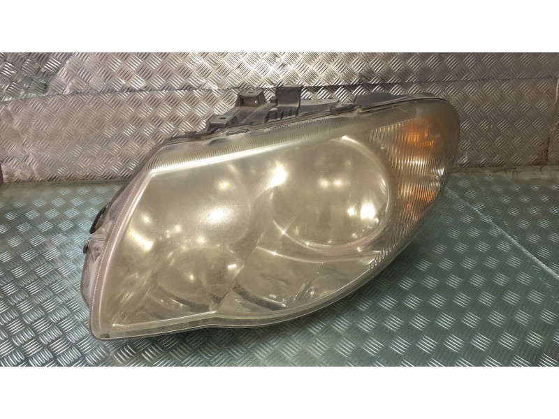 Recambio de faro izquierdo para chrysler voyager (rg) referencia OEM IAM 04857831AC  6240100000