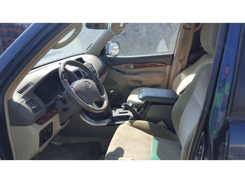 toyota land cruiser (j12) del año 2003