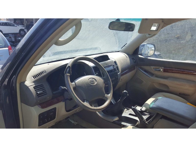 toyota land cruiser (j12) del año 2003