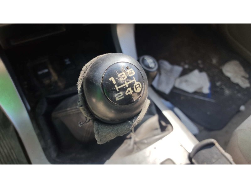 toyota land cruiser (j12) del año 2003