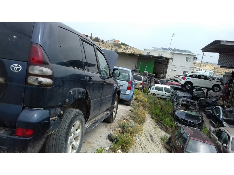 toyota land cruiser (j12) del año 2003