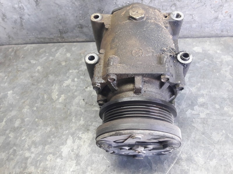 Recambio de compresor aire acondicionado para ford fiesta berlina (dx) referencia OEM IAM X26H19D629AB  