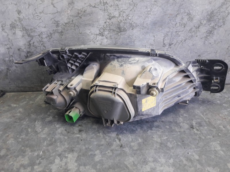 Recambio de faro izquierdo para ford fiesta berlina (dx) referencia OEM IAM 0301173301  