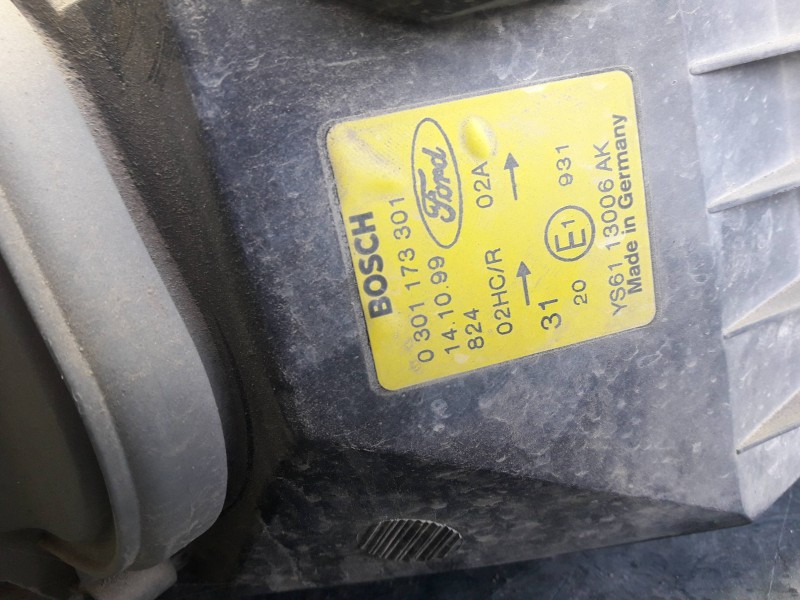 Recambio de faro izquierdo para ford fiesta berlina (dx) referencia OEM IAM 0301173301  