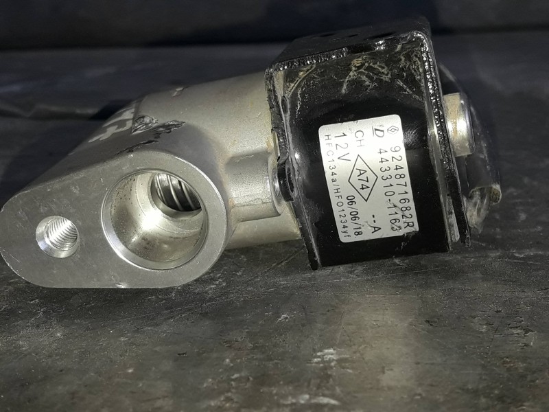 Recambio de sensor presion para renault zoe referencia OEM IAM 924871682R 4433101163 