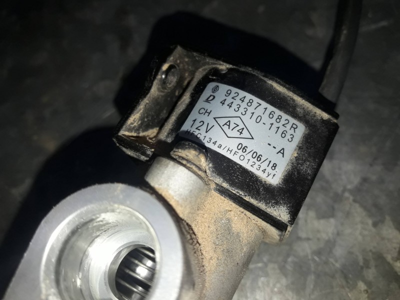 Recambio de sensor presion para renault zoe referencia OEM IAM 924871682R 4433101163 