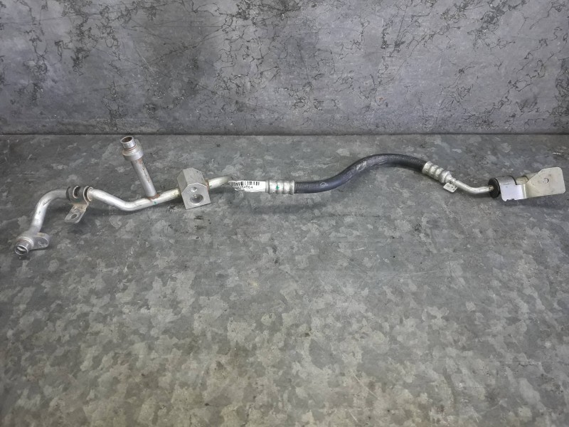 Recambio de tubo aire acondicionado para renault zoe referencia OEM IAM 924487848R  