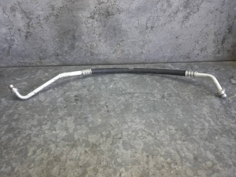 Recambio de tubo aire acondicionado para renault zoe referencia OEM IAM 924408565R  