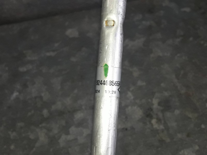 Recambio de tubo aire acondicionado para renault zoe referencia OEM IAM 924408565R  