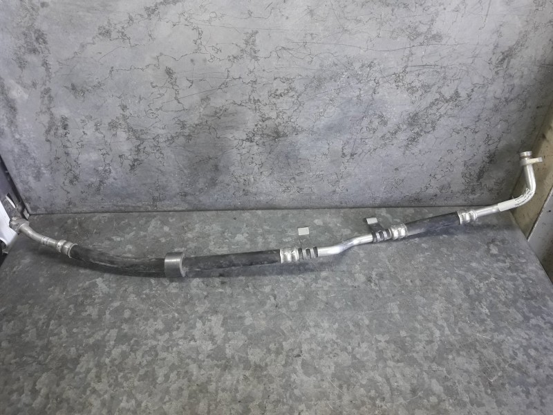 Recambio de tubo aire acondicionado para renault zoe referencia OEM IAM 924541321R  