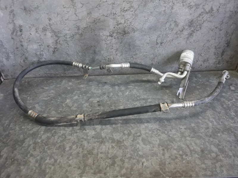 Recambio de tubo aire acondicionado para renault zoe referencia OEM IAM 924476933R  