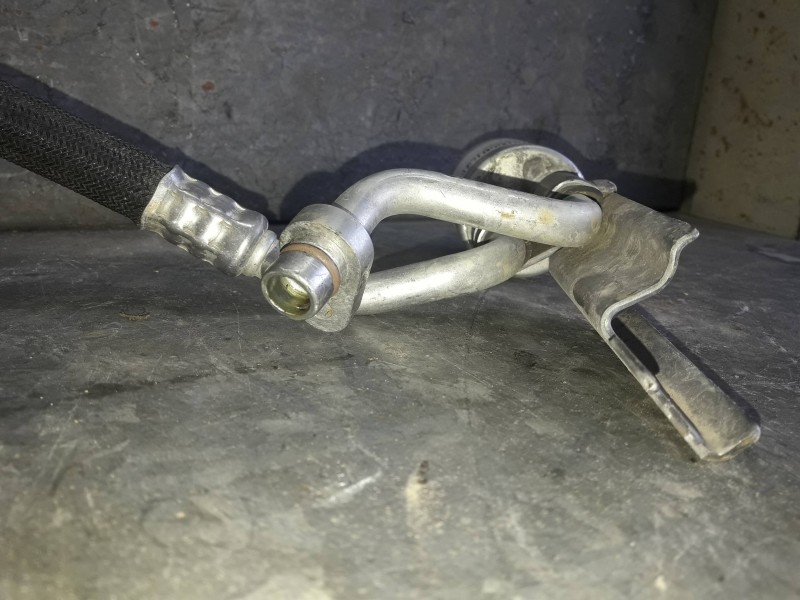 Recambio de tubo aire acondicionado para renault zoe referencia OEM IAM 924476933R  