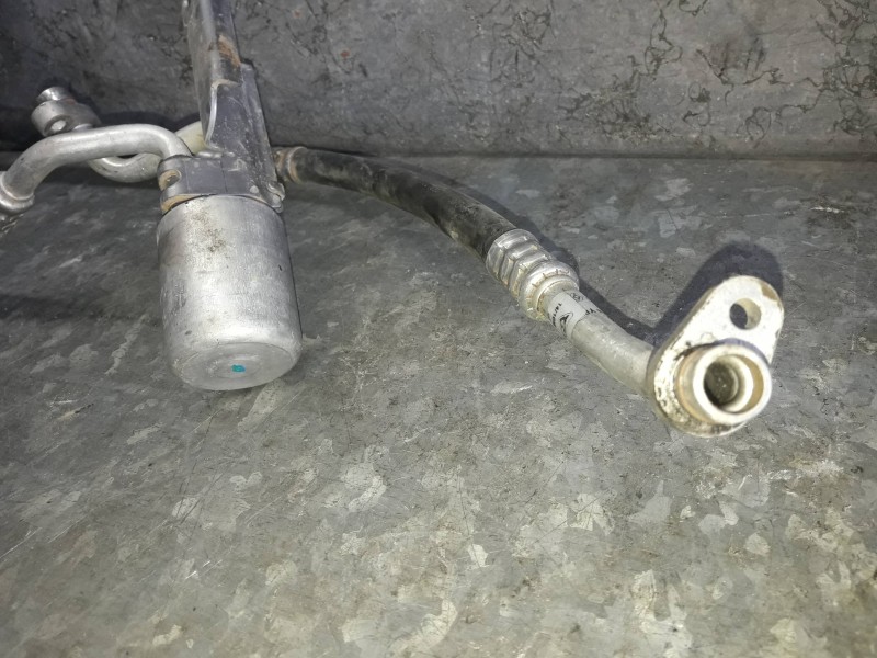 Recambio de tubo aire acondicionado para renault zoe referencia OEM IAM 924476933R  