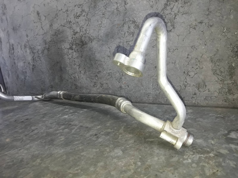 Recambio de tubo aire acondicionado para renault zoe referencia OEM IAM 924902956R  