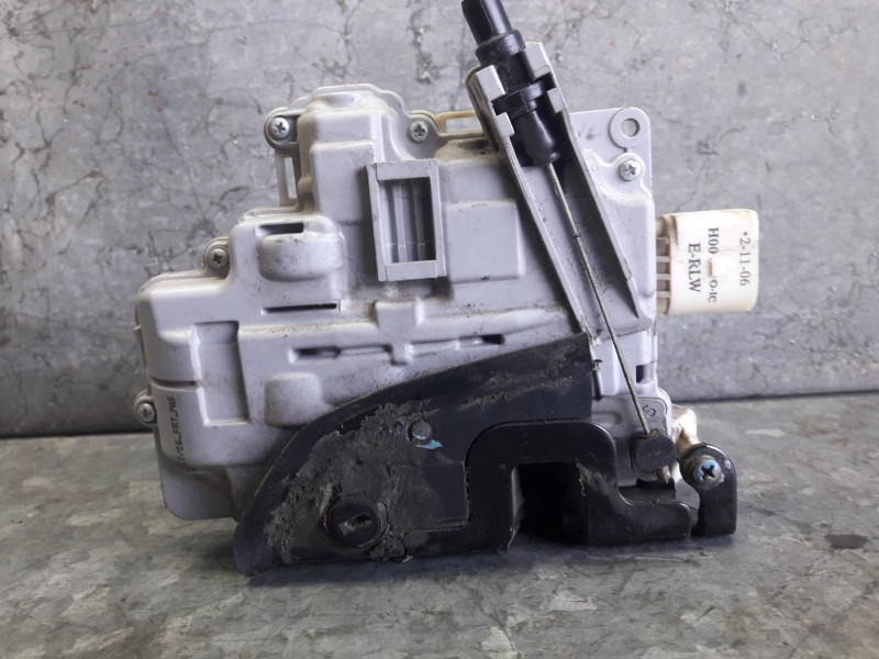 Recambio de cerradura puerta trasera izquierda para seat leon (1p1) referencia OEM IAM 1P0839015  