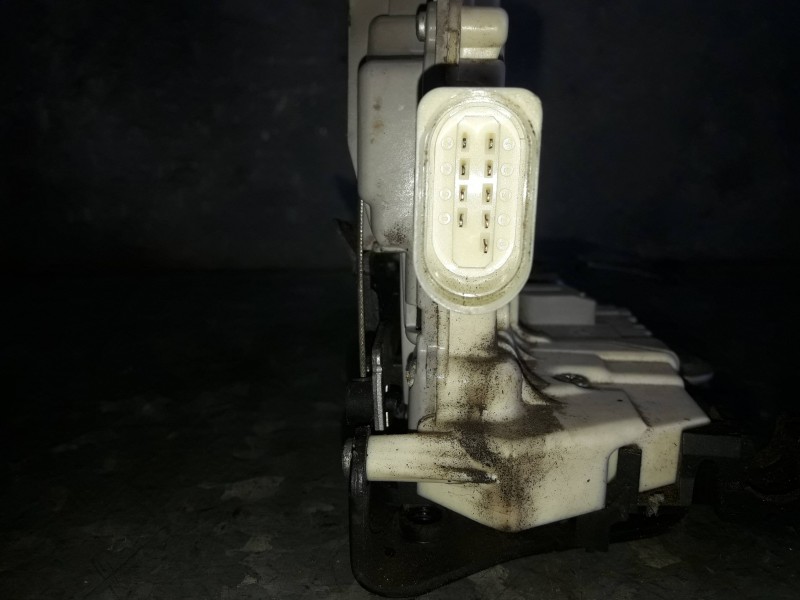 Recambio de cerradura puerta delantera izquierda para seat leon (1p1) referencia OEM IAM   