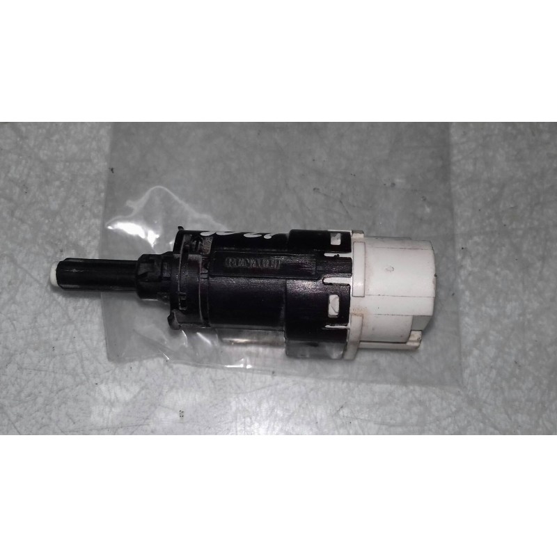 Recambio de interruptor para renault captur xmod referencia OEM IAM 253206170R  