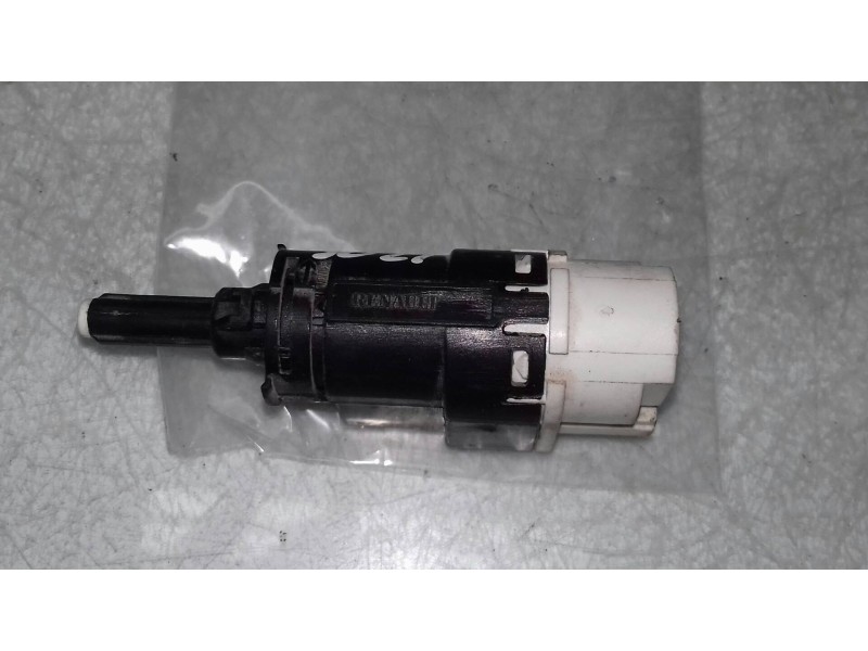 Recambio de interruptor para renault captur xmod referencia OEM IAM 253206170R  