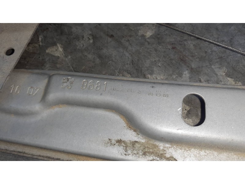 Recambio de elevalunas delantero derecho para peugeot 207 referencia OEM IAM 9681182280S ELECTRICO CON MOTOR