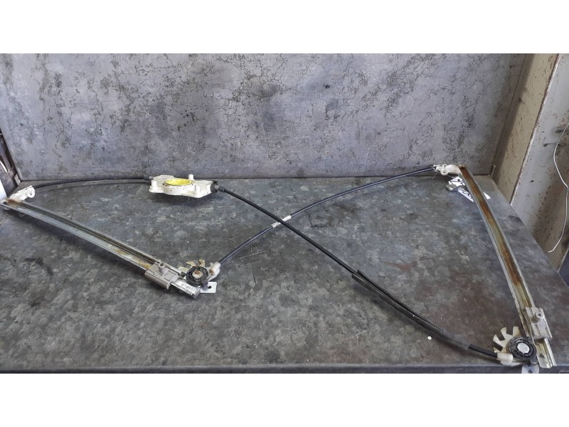 Recambio de elevalunas delantero derecho para audi a4 berlina (8e) referencia OEM IAM 20230418 ELECTRICO SIN MOTOR