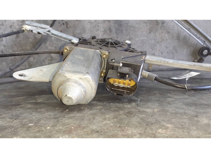 Recambio de elevalunas delantero izquierdo para audi a3 (8l) referencia OEM IAM 114181102 ELECTRICO CON MOTOR