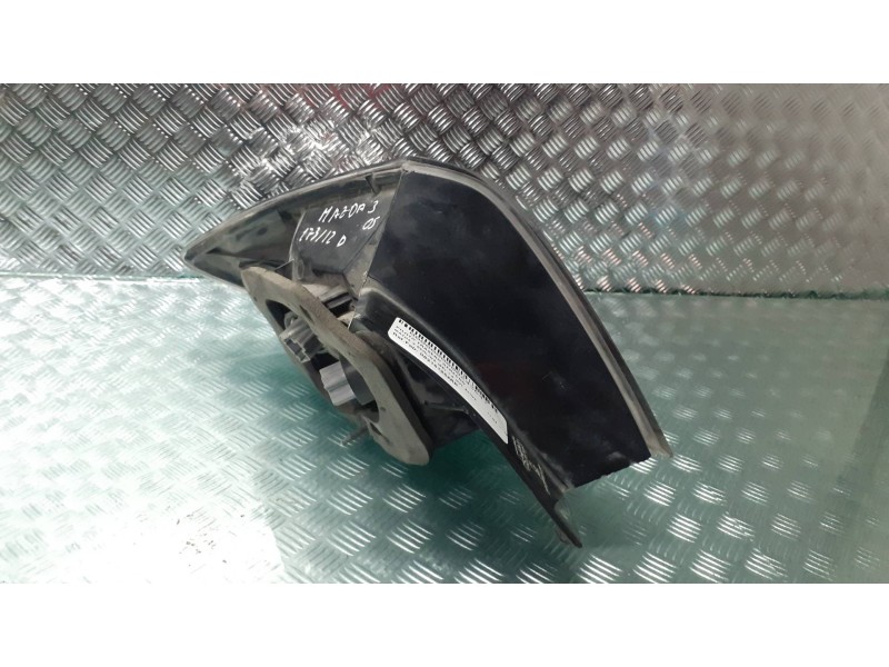 Recambio de piloto trasero derecho para mazda 3 berlina (bk) 1.6 vvt active referencia OEM IAM 082161964RR  082161964R