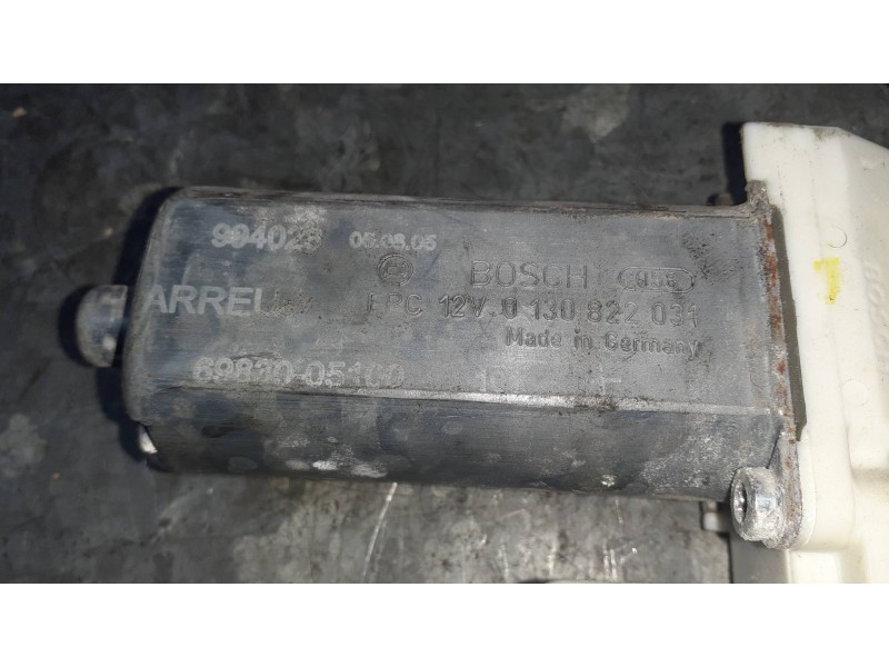 Recambio de elevalunas trasero derecho para toyota avensis berlina (t25) referencia OEM IAM 992045100 ELECTRICO CON MOTOR