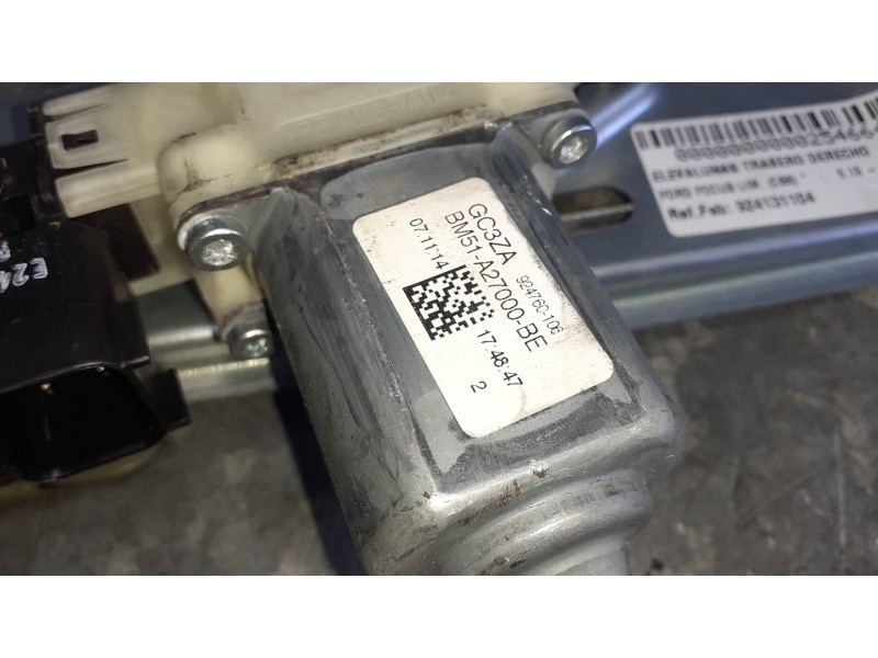 Recambio de elevalunas trasero derecho para ford focus lim. (cb8) referencia OEM IAM 924131104 ELECTRICO CON MOTOR