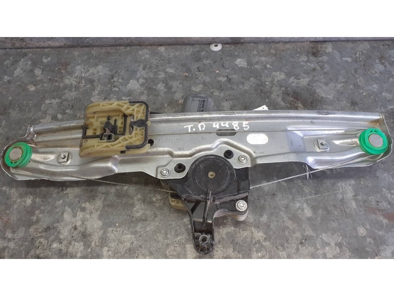 Recambio de elevalunas trasero derecho para ford focus lim. (cb8) referencia OEM IAM 924131104 ELECTRICO CON MOTOR