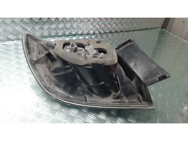 Recambio de piloto trasero derecho para mazda 3 berlina (bk) 1.6 vvt active referencia OEM IAM 082161964RR  082161964R