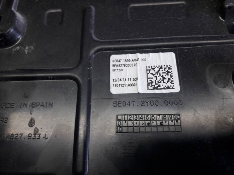 Recambio de aleron trasero para cupra leon (kl1) referencia OEM IAM 5FA827933C SE0472Y000000 SE0471A00AV4109S