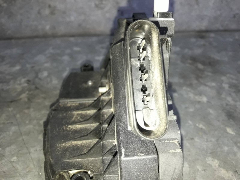 Recambio de cerradura puerta trasera derecha para ford focus lim. (cb8) referencia OEM IAM 921764105 BM5AA226412AF 