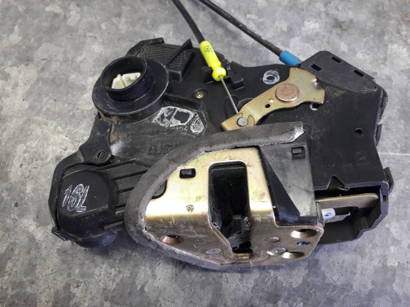 Recambio de cerradura puerta delantera izquierda para toyota avensis berlina (t25) referencia OEM IAM   